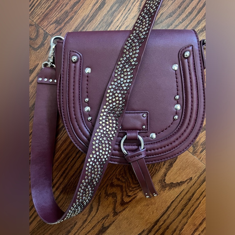 Imoshion purple crossbody bag
